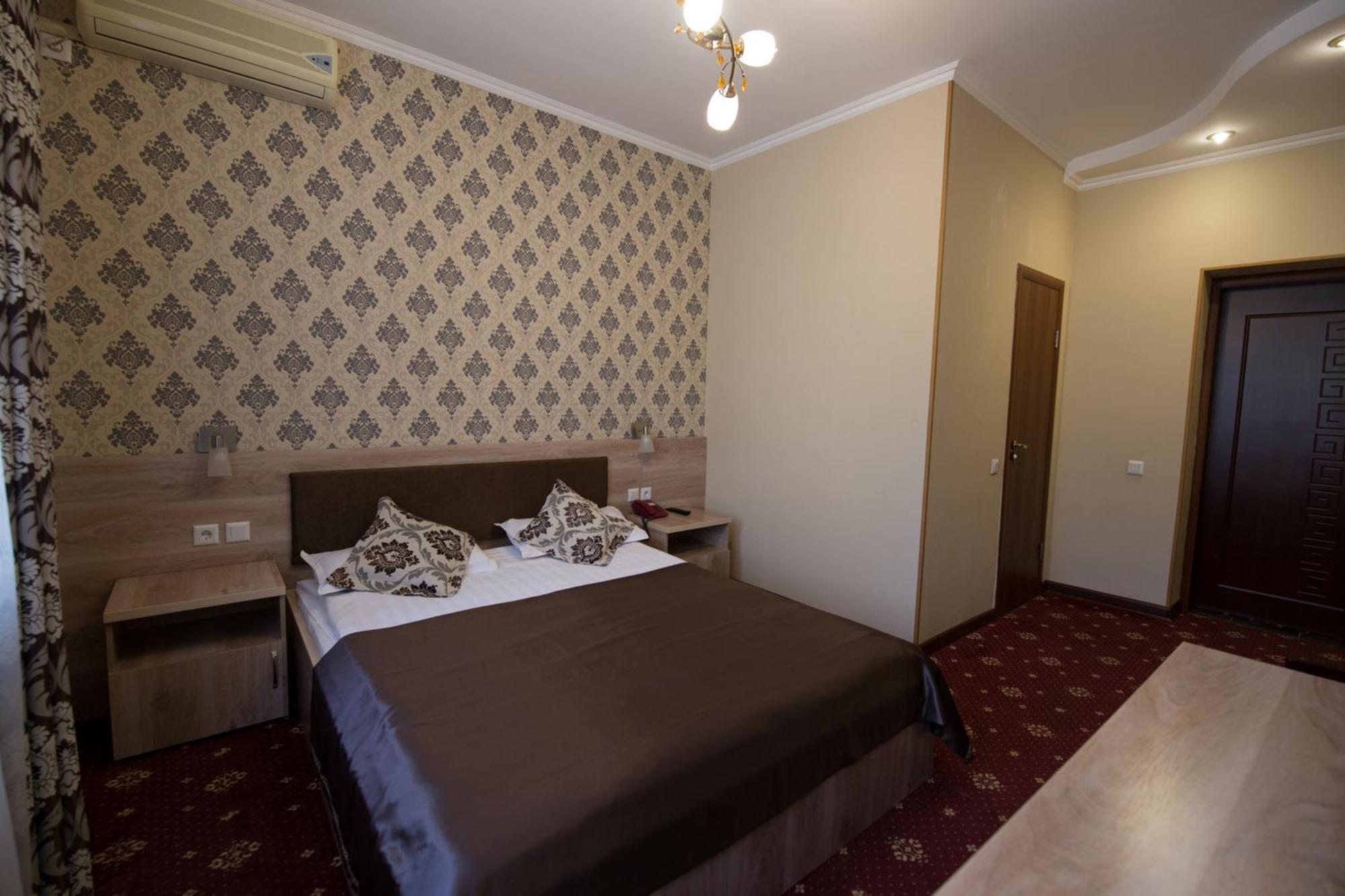 אלמטי Renion Zyliha Hotel חדר תמונה